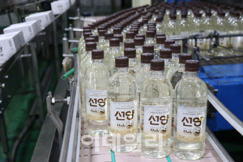 지금 세계는 K-소주에 열광…지역소주도 수출 날개