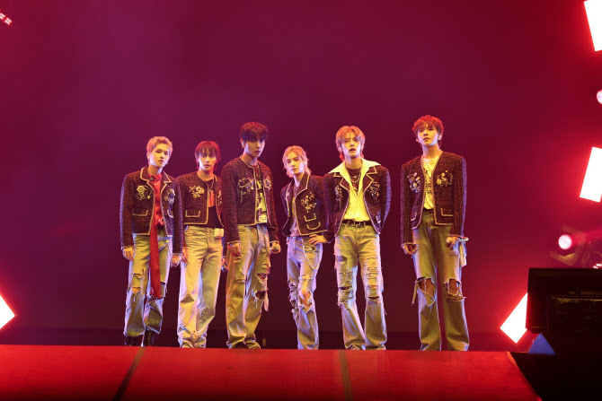 보넥도, 첫 단독 투어 콘서트 마무리... “함께하는 곳이 낙원”