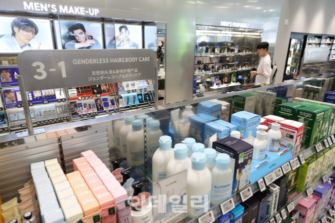 [포토]CJ올리브영, 남성 특화 매장 홍대놀이터점 오픈