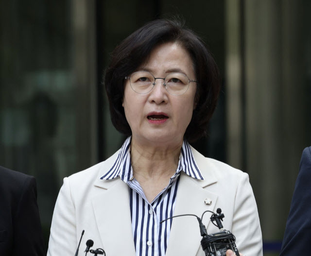 [속보]與, 이춘석 후임 법사위원장에 추미애 내정