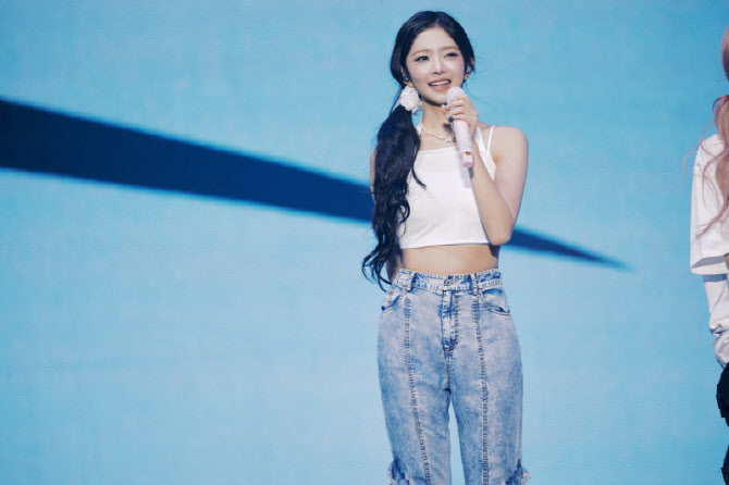 IVE on stage for album promo