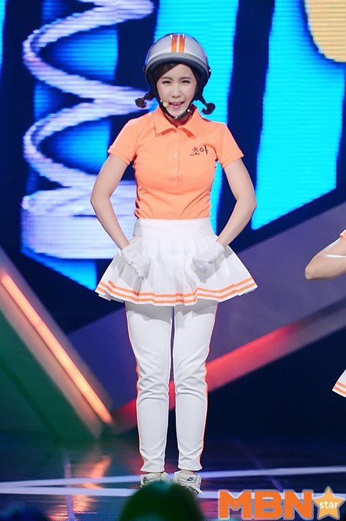 [MBN포토] 크레용팝 초아, `하이바 쓰고 점핑 예~`