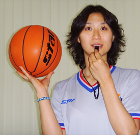 이현정씨 “날 만만하게 보면 휘슬 붑니다”