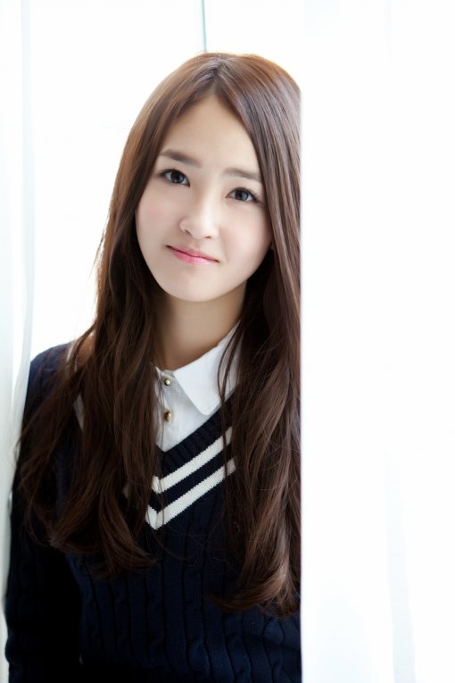 치치 멤버 수이, 고아라 닮은꼴로 화제