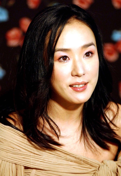 [스타, 그때의 오늘] 1991년 첫 억대 출연료 강수연 주연 ‘베를린 리포트’ 개봉