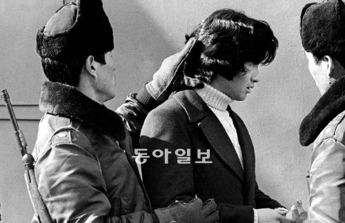 [그땐 그랬지]1975년 장발족 일제단속