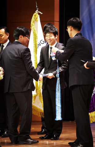 (주)카페베네 김선권 대표, 한국유통대상에서 국무총리 표창