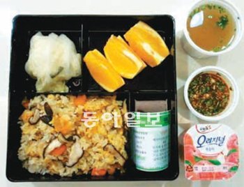‘아이돌 도시락’에 푹 빠진 주부사원들