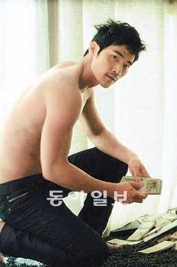 [이승재 기자의 무비홀릭]부자들 비판하는 영화를 부자가 만들어 富모은다?