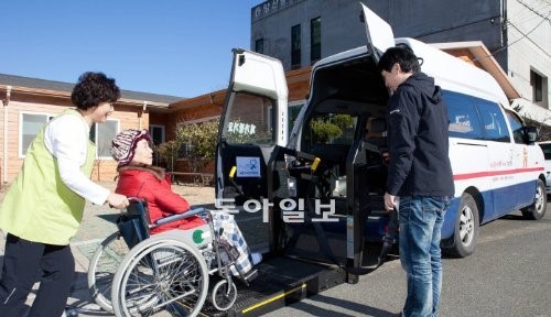 일자리-노인 간병… 두 토끼 잡은 사회적 기업