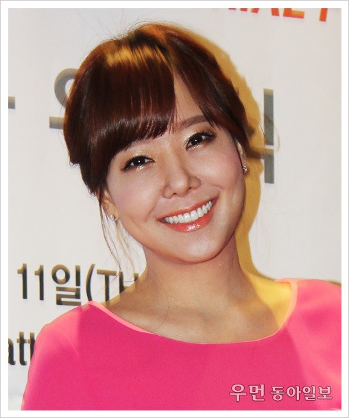 [우먼 동아일보] 소유진의 초콜릿처럼 부드러운 ‘세미 스모키 메이크업’ 노하우!