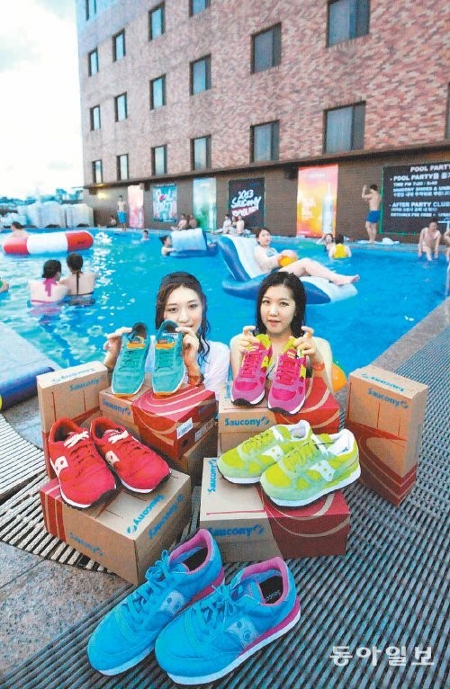 [소비자경제]“새로 나온 가을운동화 구경하세요”
