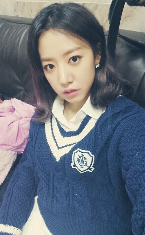 ‘미스터츄’로 컴백 에이핑크 김남주…교복 스타일 니트 무슨 의도?