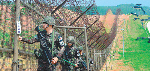 6·25 65주년… 전방 철책 이상 무!