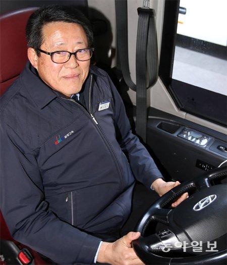 [토요판 커버스토리]43년째 설 귀향버스 운전 이종식씨