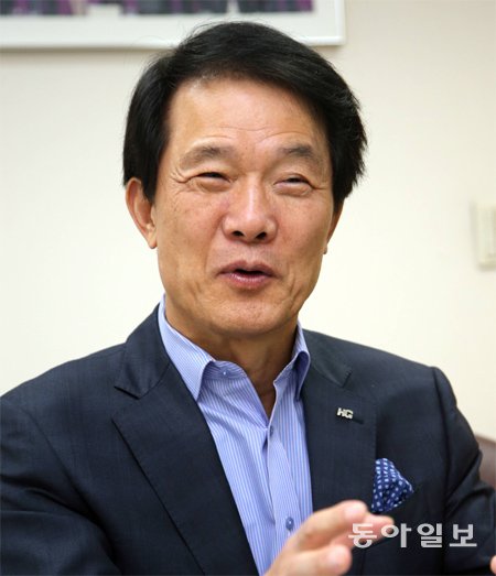 한미글로벌 회장 “장애인의 성공-자립 자극… 호킹같은 롤모델 키울 것”