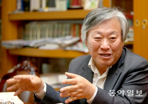 [요즘! 어떻게?]“1980년대 검열기관 거치며 바뀐 작품들 손 좀 봤습니다”