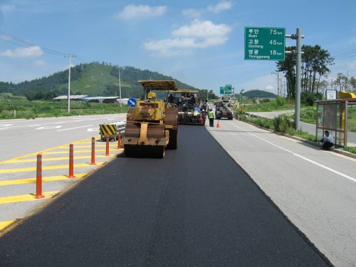[Economic Review]㈜중원개발, 획기적인 도로 재생 포장기술 개발…산업폐기물 재활용하는 친환경 기업