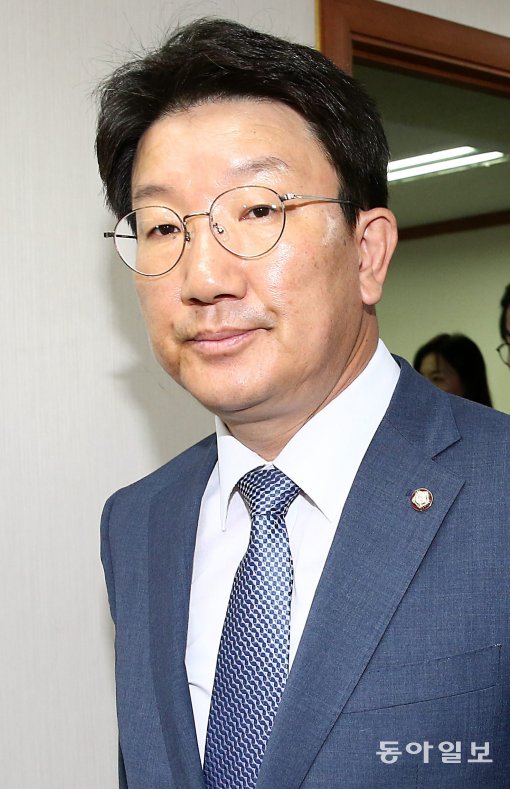 권성동 “박근혜 대통령 탄핵안 표결, 중학교만 나와도 쉽게 판단…가결 100% 확신”