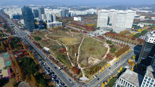 정부대전청사앞 광장 실개천 흐르는 생태공원 변신