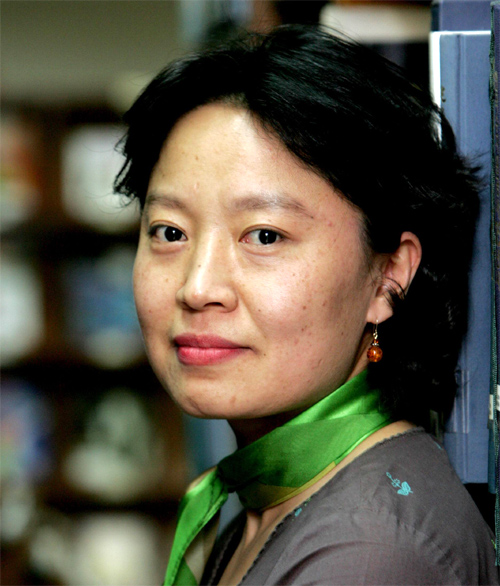여성학자 정희진 씨 “보수-진보 모두 남성중심 정치… 광장에서 여성혐오를 걷어내야”
