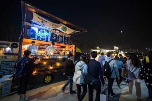 [규제와 규제개혁 사이] 푸드트럭, 밤도깨비만이 살 길인가 (1)