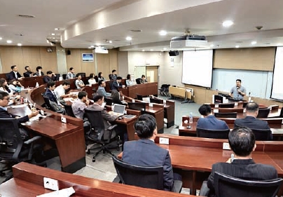 [에듀플러스]글로벌 경쟁력 겸비한 전문 경영인 배출 위한 소수정예의 자율화된 집중 프로그램 특성화