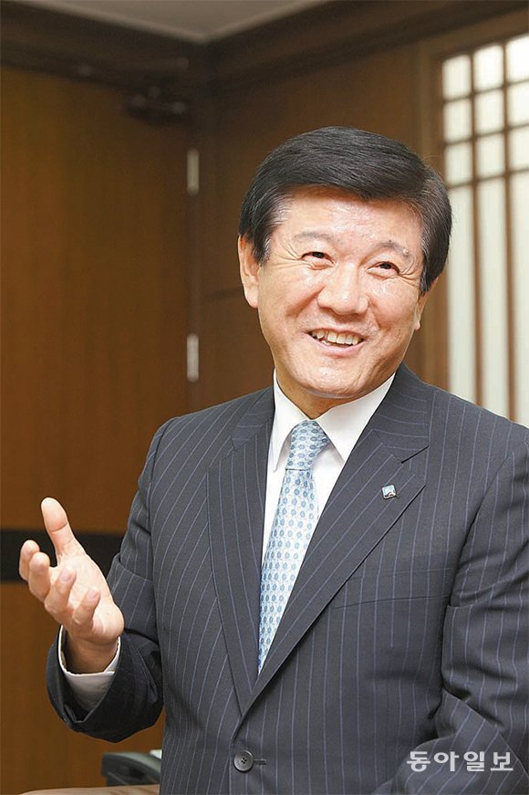 송산특수엘리베이터 조준희 회장 “한번에 500명 탈 수 있는 엘리베이터 제작중”