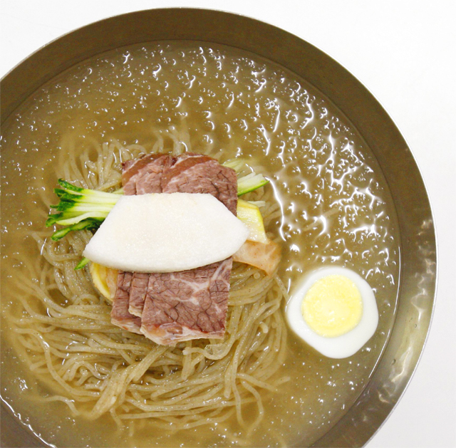 먹을수록 빠져드는 깊고 슴슴한 이 맛
