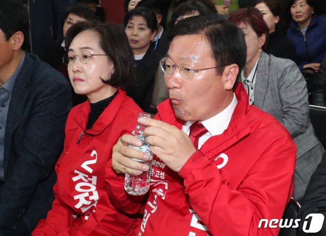[4·3 국회의원 보궐선거 개표] 한국당 정점식 당선 유력…강기윤·여영국 ‘접전’
