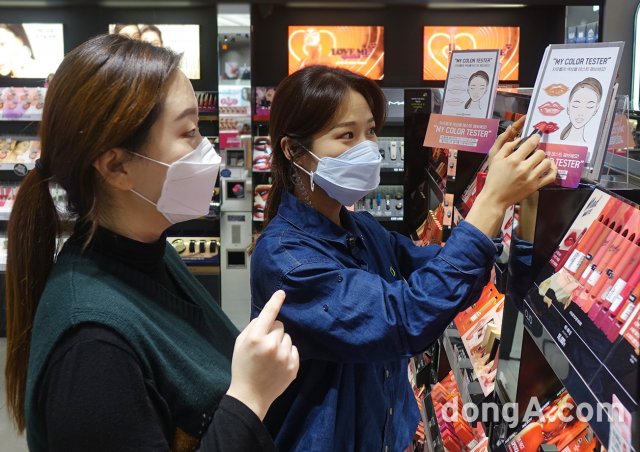 “거리두기 완화에도 긴장 늦추지 않는다”… CJ올리브영, 코로나19 확산 방지 총력