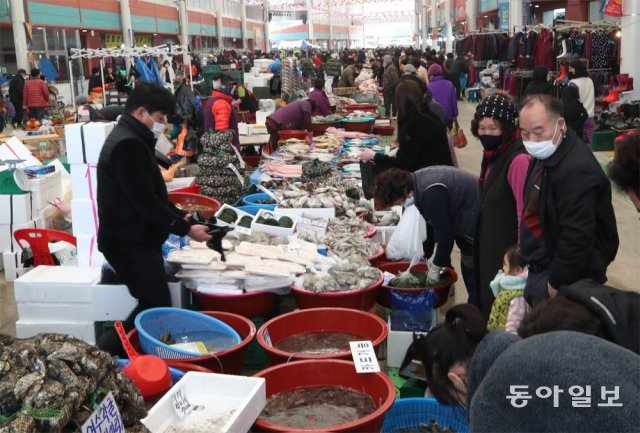설 대목 맞아 장날 북적