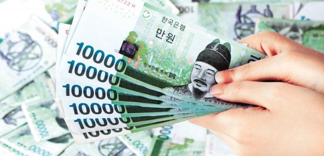 [신문과 놀자!/이야기로 배우는 쉬운 경제]‘돈 시장’에서 1만원은 1만원의 가치가 있을까요?