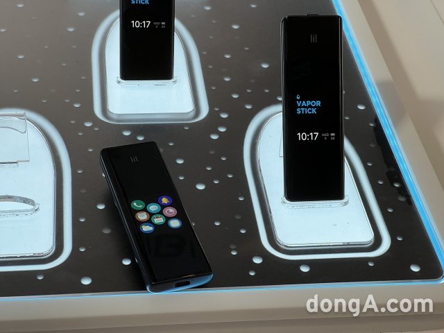 “애플워치 품은 전자담배”… KT&G, AI 접목한 신제품 ‘릴 에이블’ 공개
