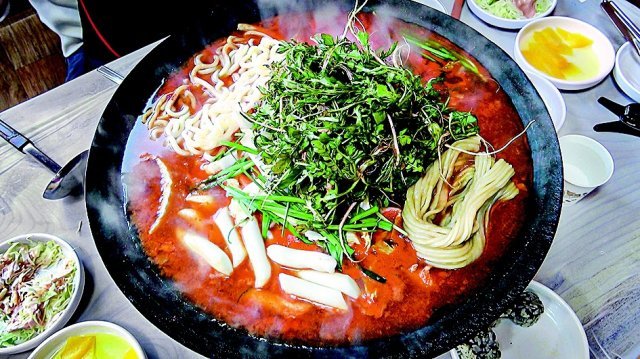 탁 트인 태백산서 스트레스 날리고 물닭갈비로 마음까지 채워요
