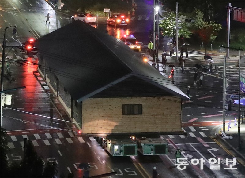 67년 된 철도청 보급창고, 국내 첫 건물 통째로 이동