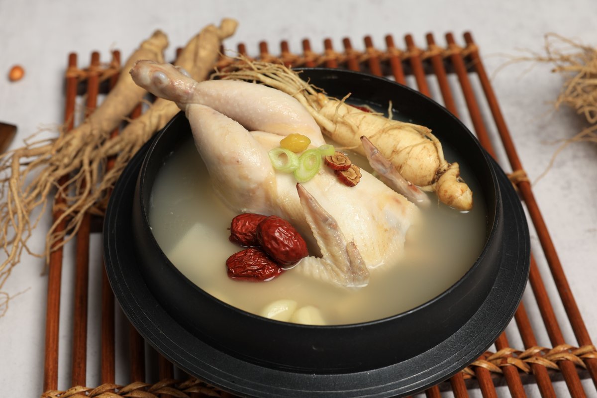 대표 보양식 ‘금산 삼계탕’ 맛보러 떠나볼까