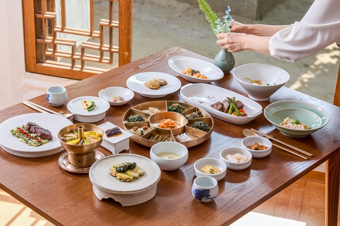 ‘전통 한식의 정수’ 궁중음식 파인 다이닝에서 만나요