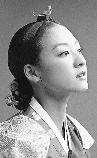 <사진작가 조세현의 스타 & 얼굴>사극서 ‘민족옷’ 아름다움 빛내