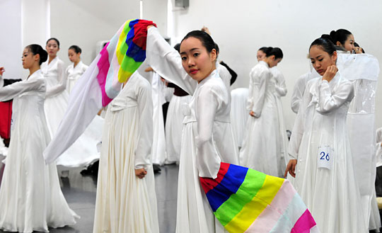 ‘합격’ 향한 춤사위