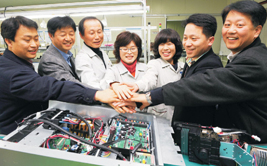 <相生 2011 현장 리포트>경영혁신 코칭 + 기술교육 + 설비투자 대출… 아낌없이 밀어주는 ‘22년 파트너’