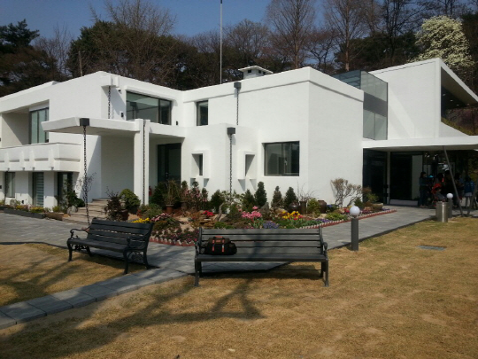 경기지사 공관 ‘게스트하우스·웨딩홀’ 변신