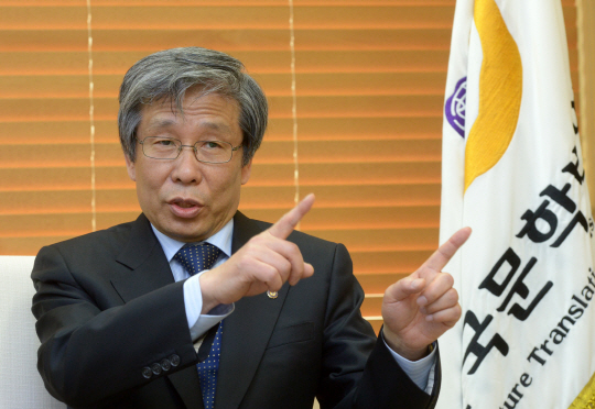 < His Story >“장르 문법 도입해야 세계시장서 한국문학 자리 커져”