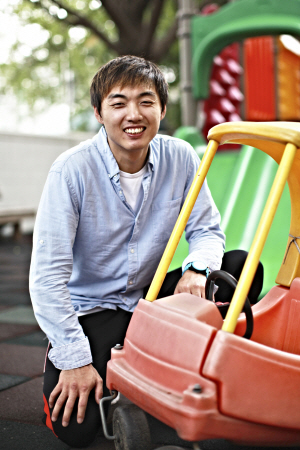 <함께하는 우리, 행복한 어린이>생활비 줄여 후원·유아체육 재능기부… “아이들 자신감 키워요”