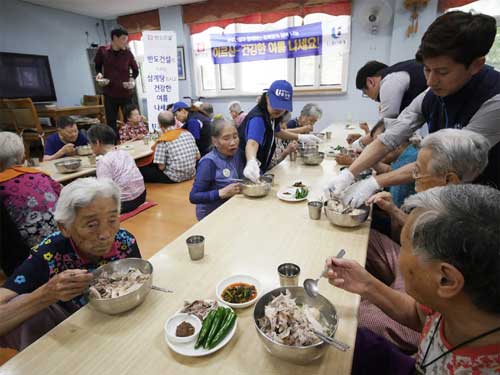 반도건설, 원주 노인요양시설 상애원과 노숙인복지시설 원주복지원 등서 삼계탕 봉사