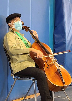 백신 접종하러 갔다가… 요요마 ‘깜짝 콘서트’