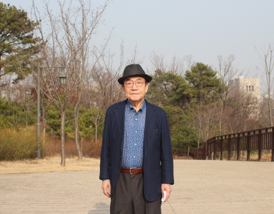낙천적 생각·봉사활동이 건강비결…주 4회 1시간30분 걸어 [100세 시대 名士의 건강법]