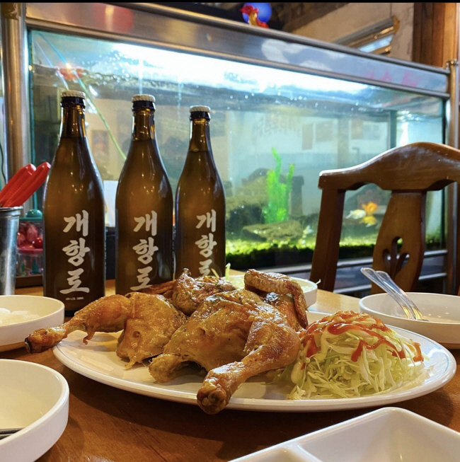 “우리가 치맥의 원조”… 청·장년층 끌어모으는 ‘레트로 핫플’[우리 동네 ‘히든 챔피언’]