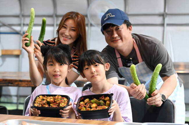 오이김치 만들고 승마 배우고… 하루에 다 즐기는 ‘二色 체험’[농촌愛올래]