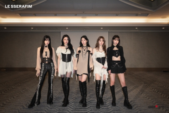 르세라핌이 온다…3월 14일 미니 5집 ‘HOT’ 발매